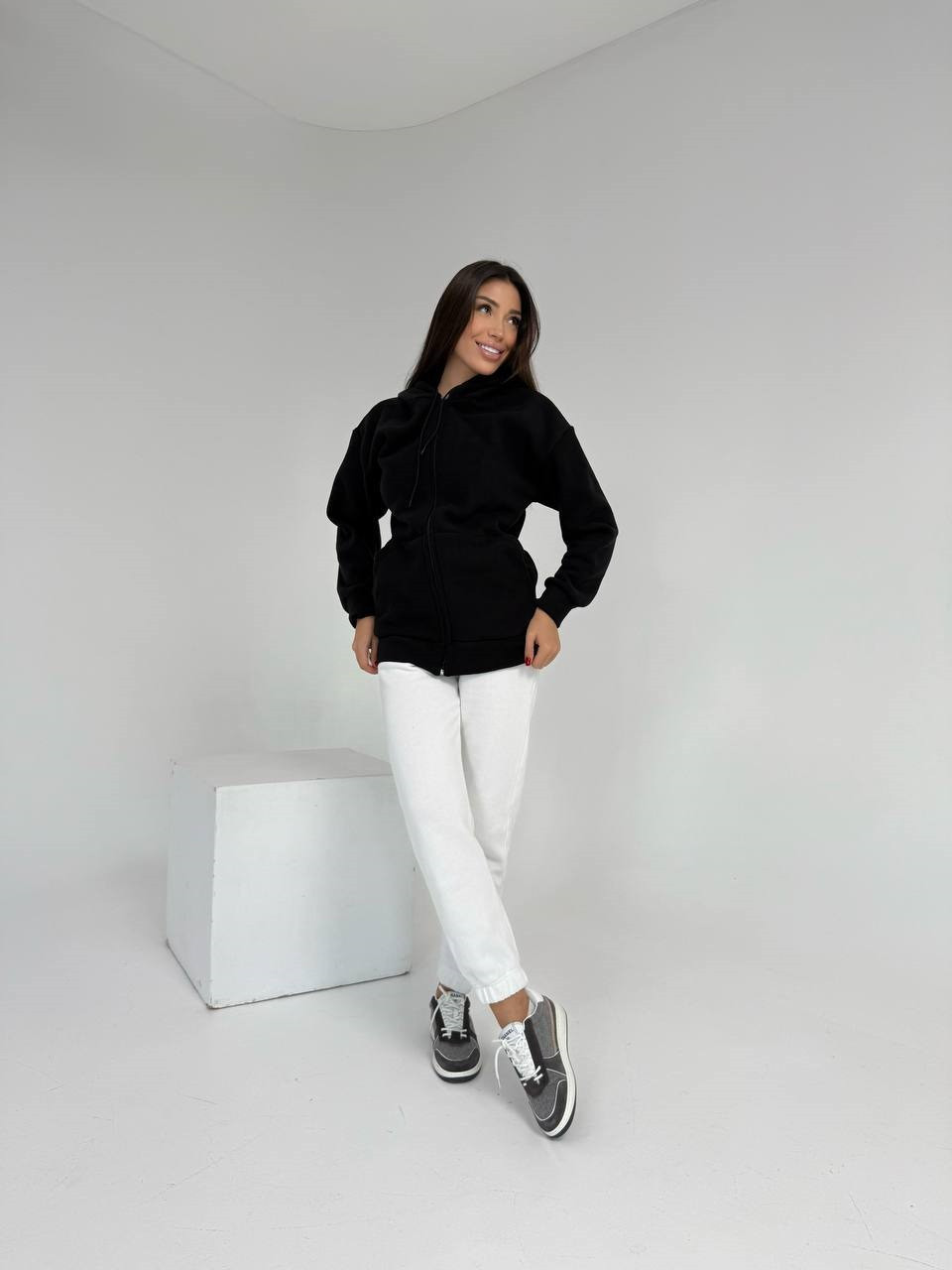 Флісова жіноча худі з капюшоном чорна 42-44, 46-48, 50-52, фото 1