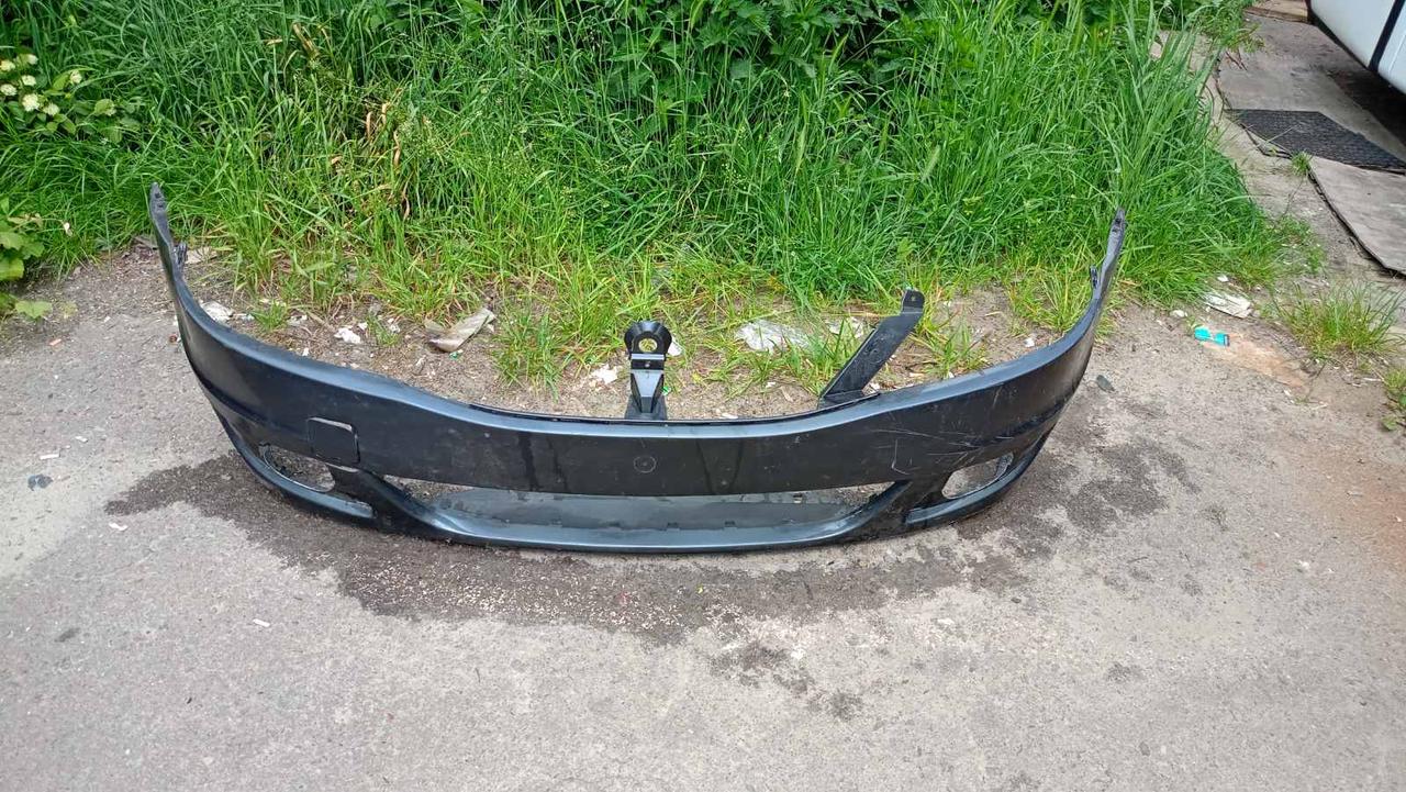 Вітаю зацікавлених на авто розборці Чемпіон !!!<br />
Предметом оголошення є Бампер передній Renault Dacia Logan MCV 2008-2013 8200748275<br />
Фактичний стан на фото. Гарантія 14 днів на встановлення та перевірку<br />
Висилаємо по всій Україні по передоплаті на транспортні витрати!<br />
Наявність та асортимент на складі постійно змінюються.<br />
Точні деталі уточняйте по телефону +380973363743