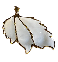 Менажниця лист BonaDi З-х секторовий з порцеляни 39*25,5 см Білий із золотим