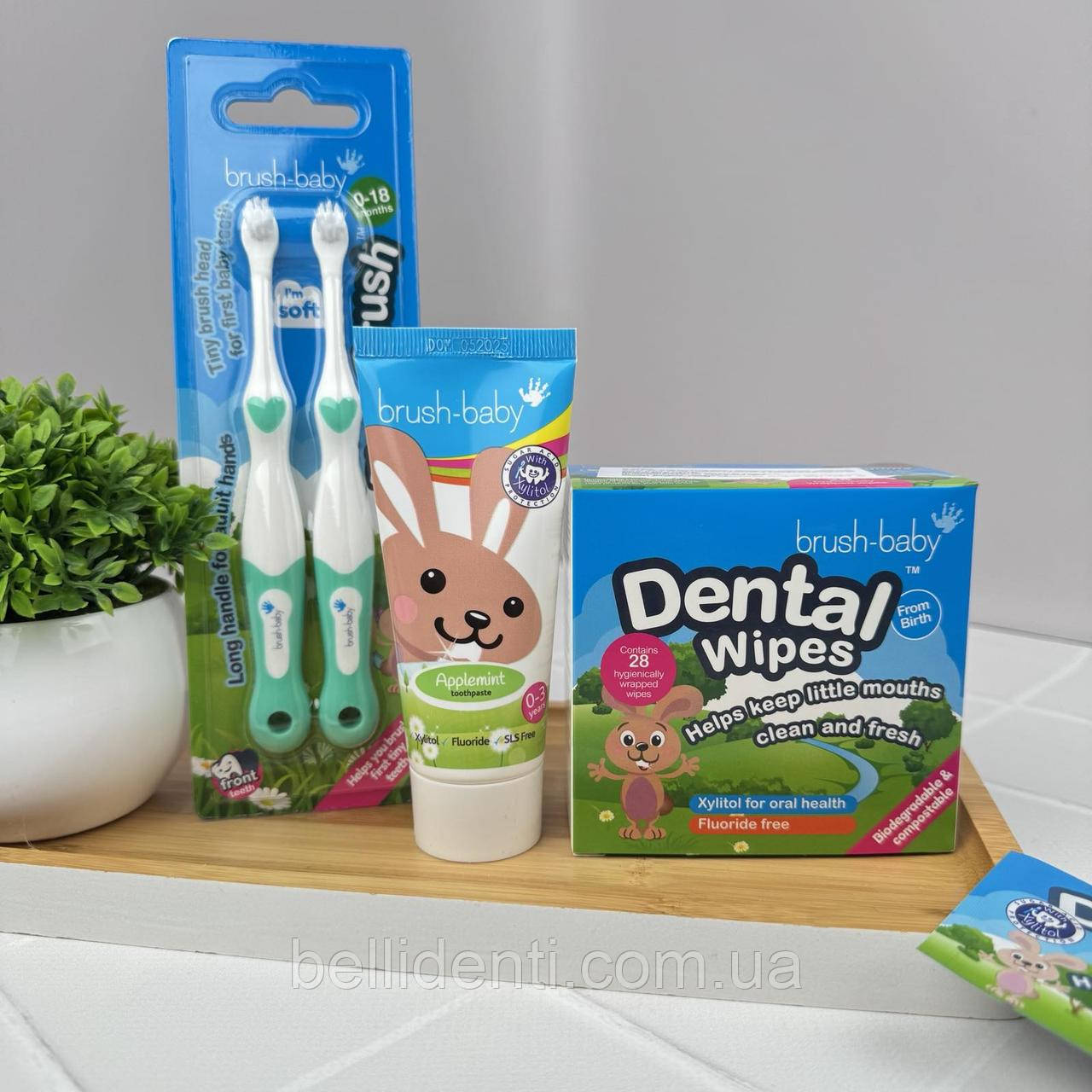 Набір Brush-Baby Dental Wipes (серветки 28 шт+паста 50 мл зайчик+ 2 бірюзові щітки)