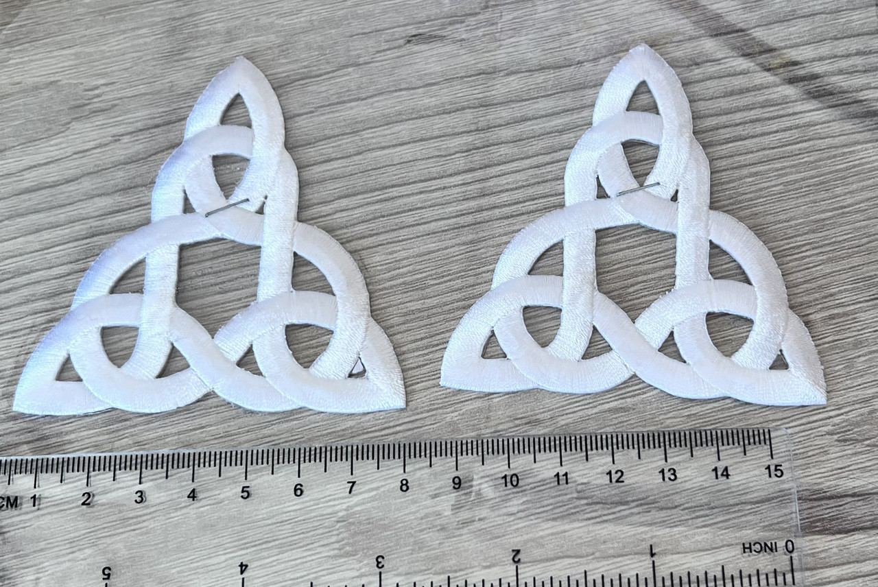 Аплікація вишивка клейова парна "Трикутник" білі,1 пара