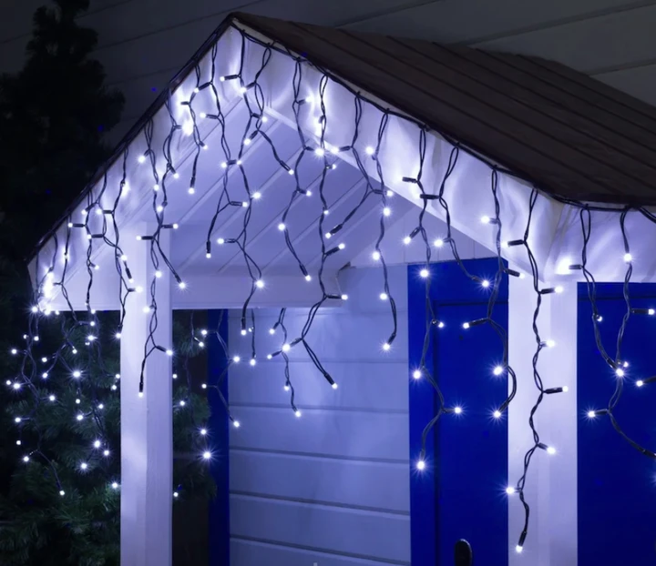 Новорічна вулична гірлянда Бахрома 3 х 0.8 м чорний дріт холодний білий від мережі Jb, фото 1