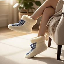 106 Чуні із овчини на гумовій підошві з вишивкою