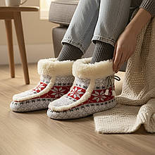 607 Чуні із овчини на гумовій підошві з вишивкою