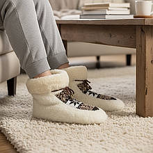 105 Чуні із овчини на гумовій підошві з вишивкою 36-37