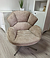Стильне поворотне крісло Guido бежеве з оббивкою з тканини в спальню, фото 4
