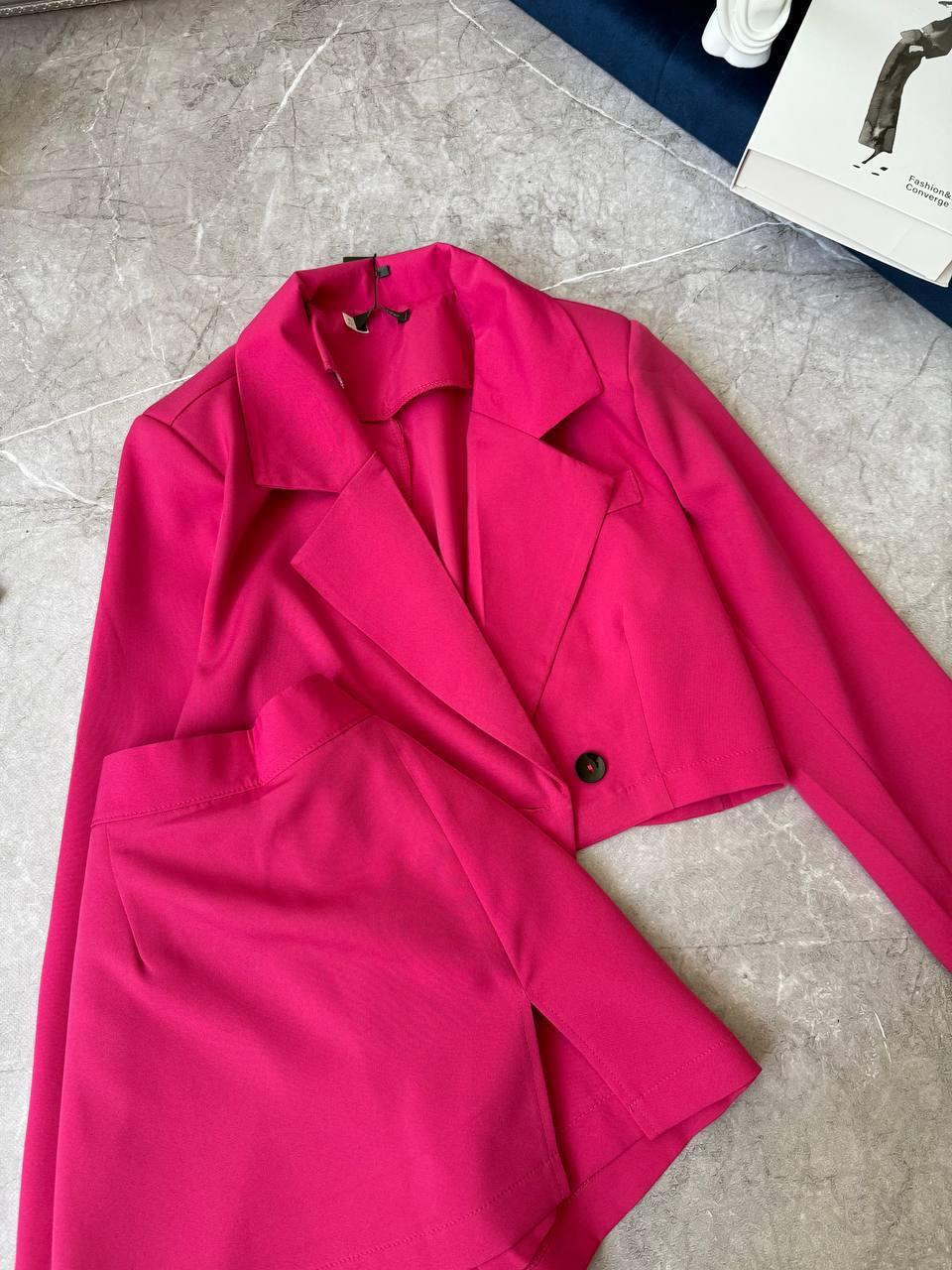 Костюм (жакет + спідниця-шорти) з костюмки Модель: 1531-226 Колір: чорний, світлий беж, малина, фото 1