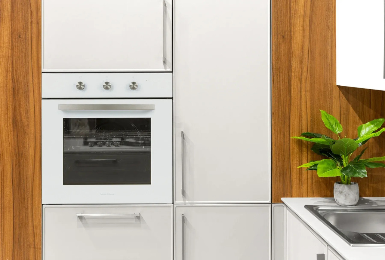 Духова шафа електрична Gunter & Hauer EOT 560 W біла — 64 л, конвекція, клас А, фото 1