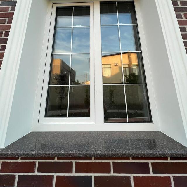 Підвіконники з граніту пасують до будь-якого стилю інтер’єру