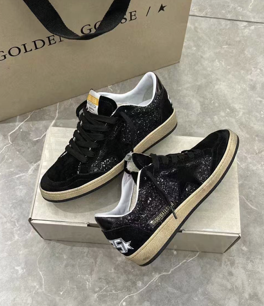 Жіночі чорні шкіряні кросівки кеди Golden Goose Super-Star з білою зіркою