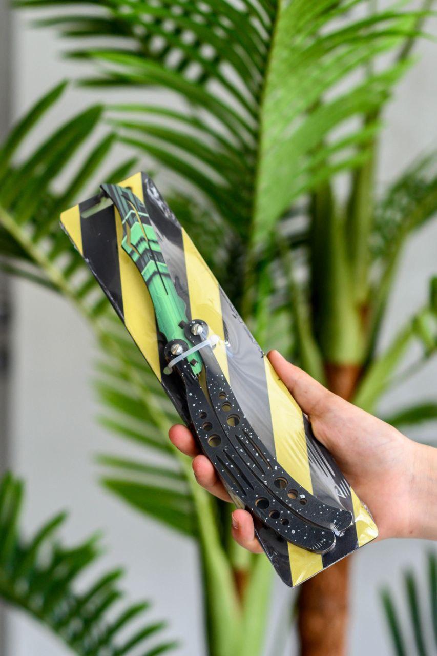 Сувенірний дерев'яний ніж метелик