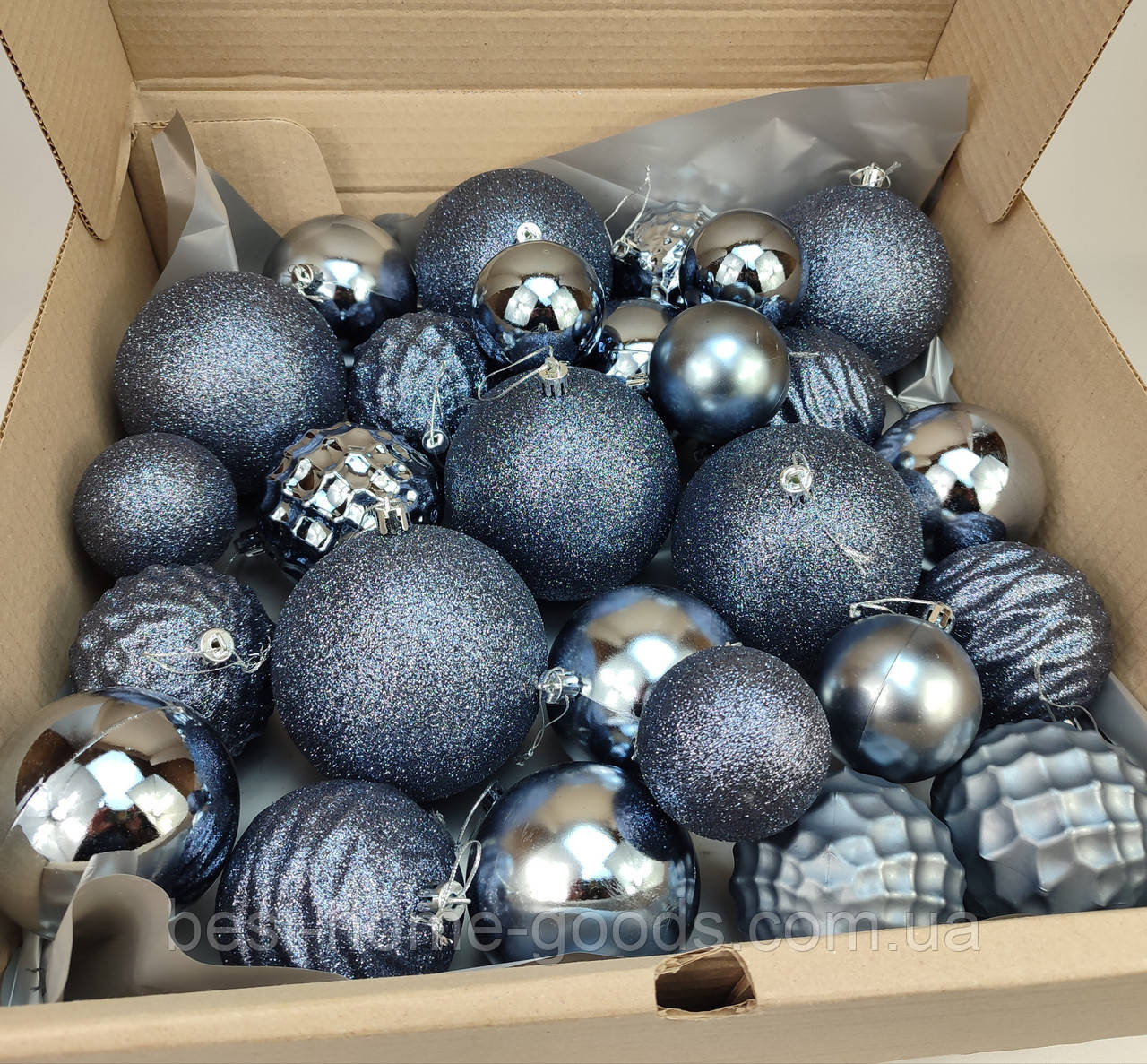 Набір ялинкових куль 27 шт у коробці | графітові, червоні, сріблясто-білі, золотисто-білі, шампань | 6/8/10 см, фото 1