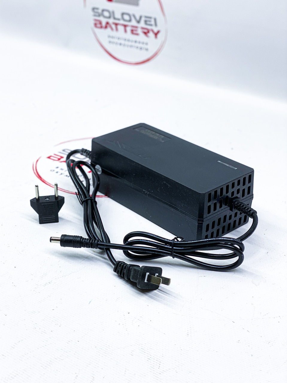 Зарядний пристрій 60V 2A (67.2V) з кулером для Li-Ion 16S акумуляторів, фото 1