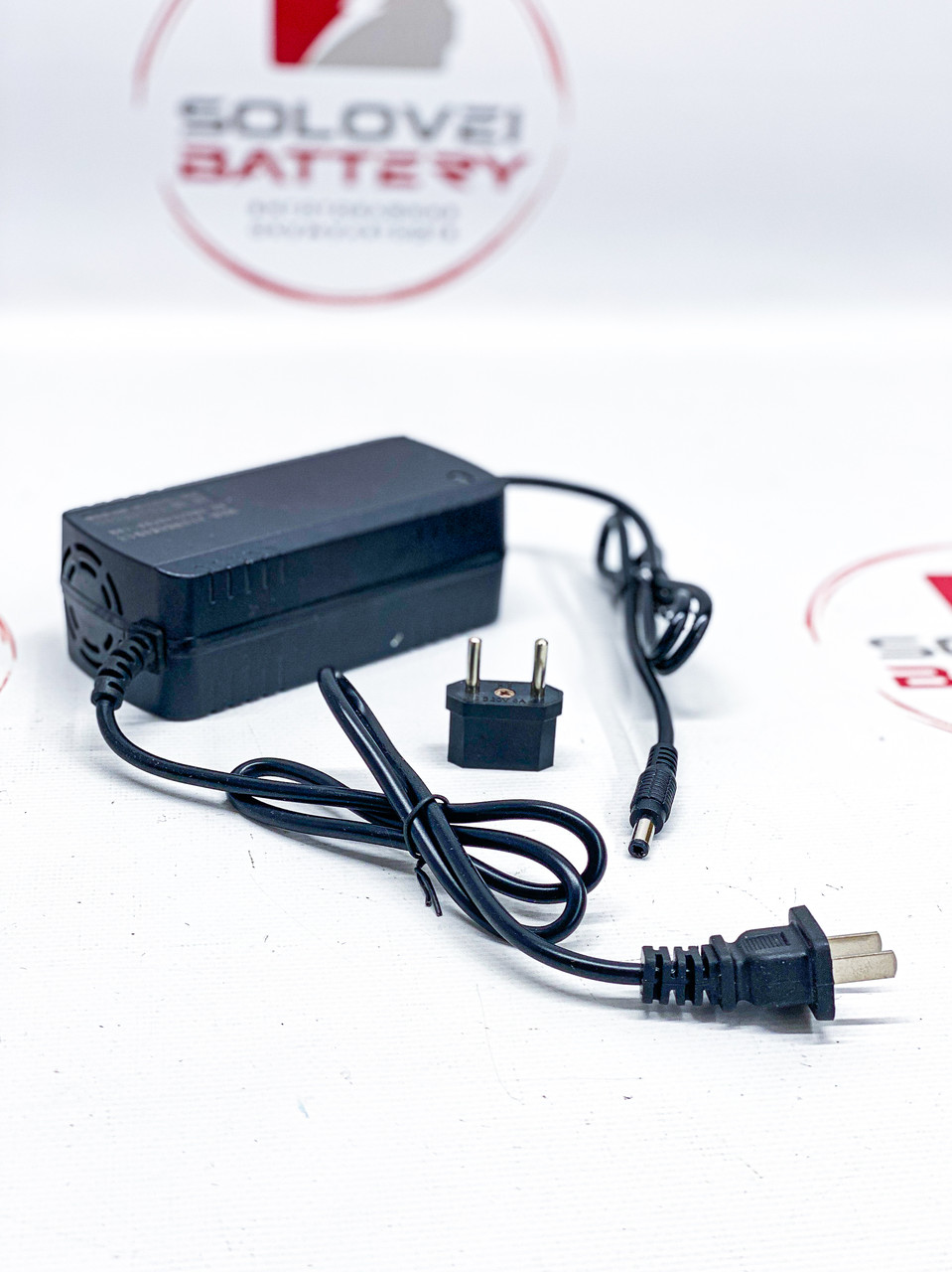 Зарядний пристрій 16,8V 3A, фото 1