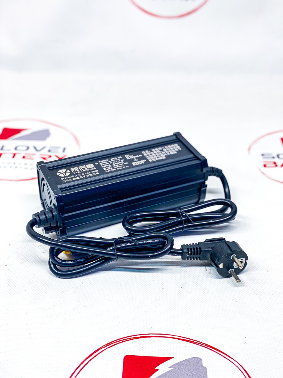 Зарядний пристрій з регулюванням струму 48v 52v (58.8v) 2-10А, фото 1