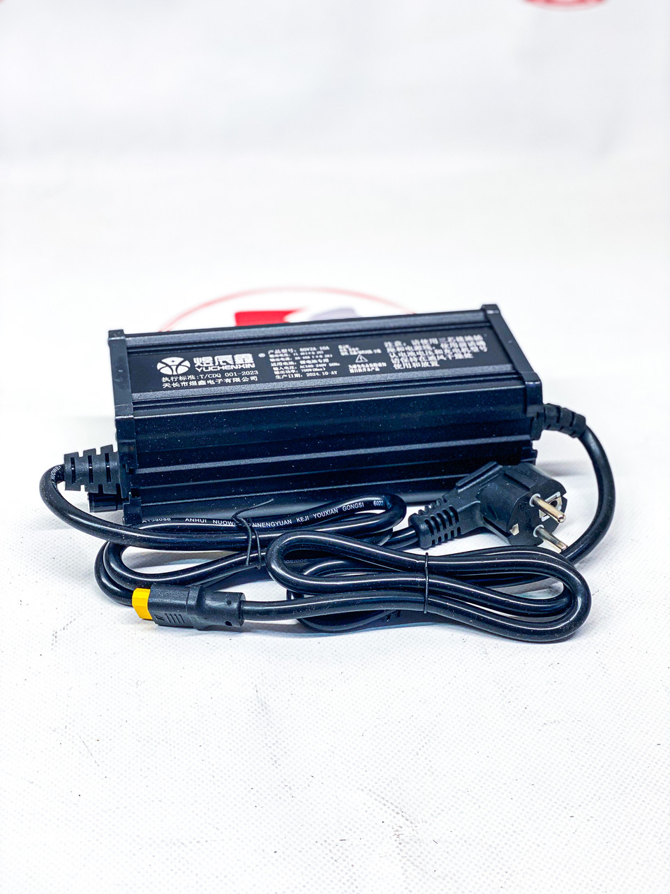 Зарядний пристрій  з регулюванням струму 62v (71,4v) 2-10А, фото 1