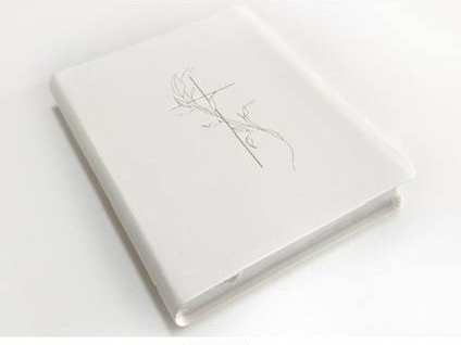 Біблія з полями для нотаток, білого кольору  з хрестому сучасному перекладі Турконяка, друге видання, 18х22см