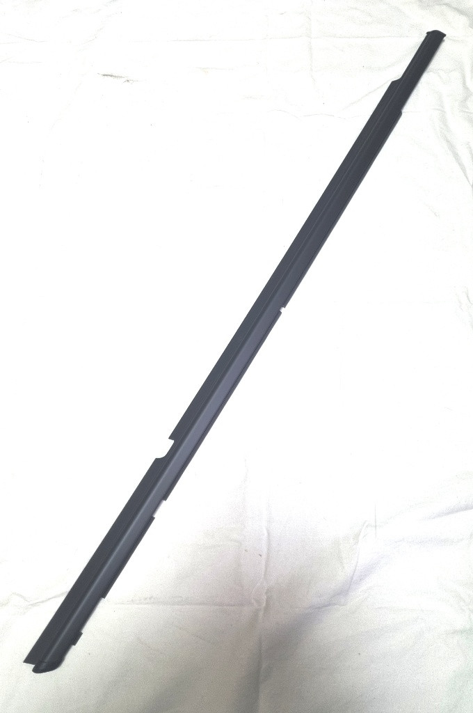 Молдинг скла двері задньої правої нижній оригінал Mitsubishi 5757A018 Lancer X 2007–2025