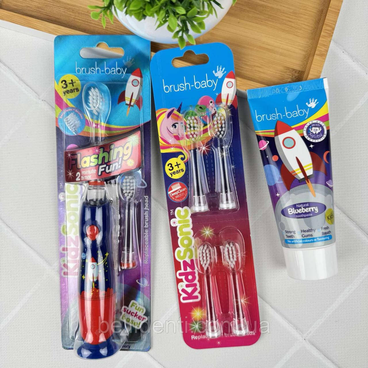 Набір Brush-Baby KidzSonic від 3 до 12 років (електрична щітка, зубна паста, запасні насадки), ракета