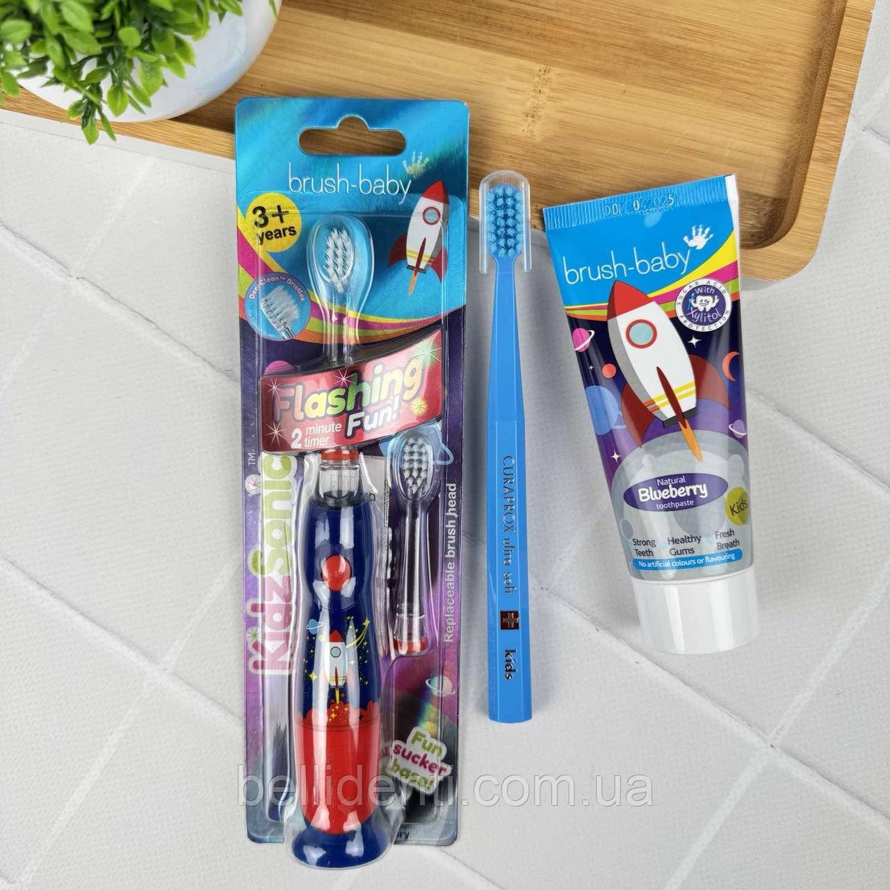 Набір Brush-Baby KidzSonic Curaprox Kids від 4-12 років (паста 50 мл черніка+2 зубні щітки), ракета