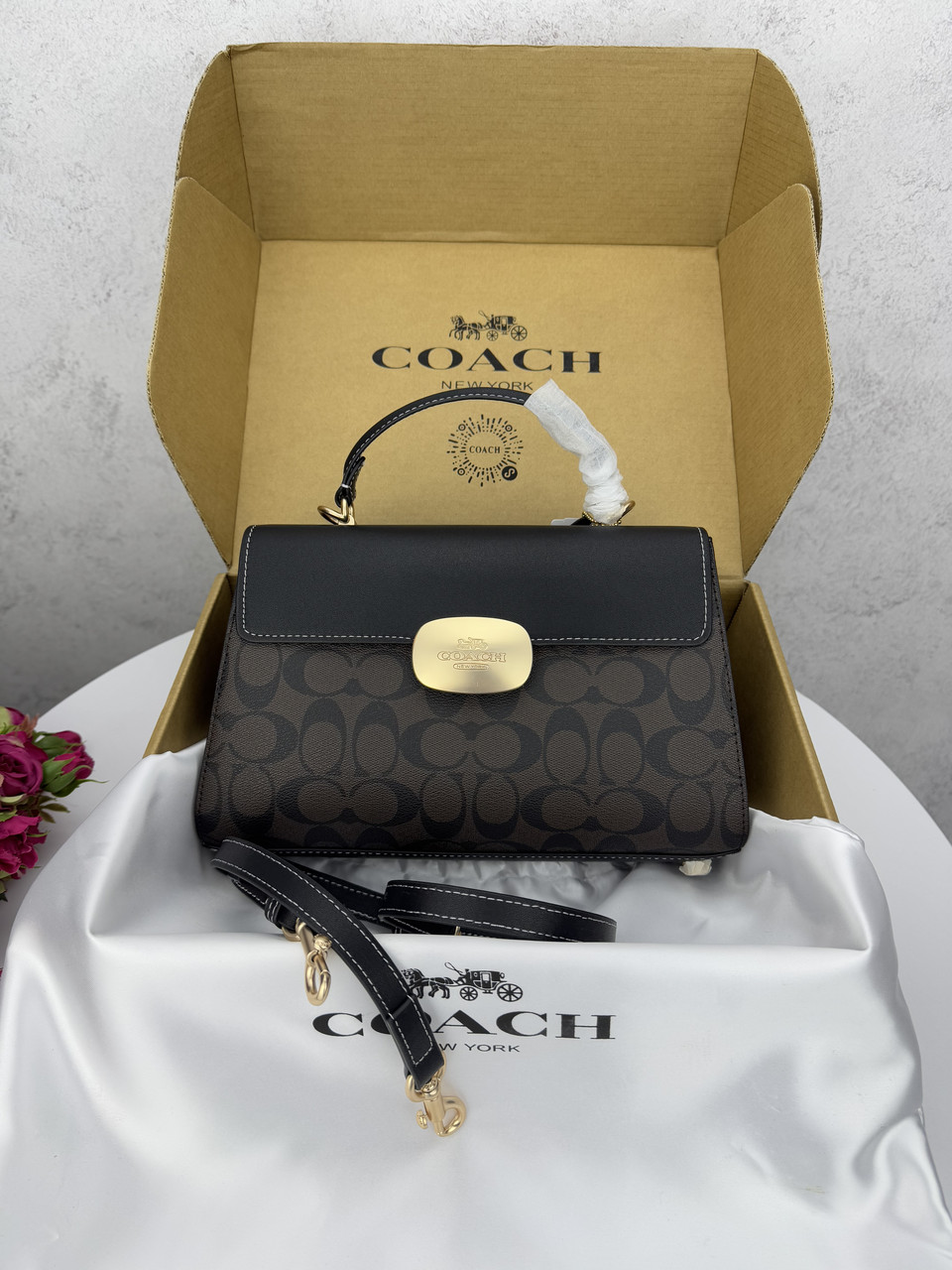 Coach Black, фото 1