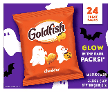 Крекери у формі золотих рибок Pepperidge Farm Goldfish Halloween Edition Cheddar Crackers 24шт 510г, фото 5