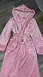 Халат жіночий рожевий теплий м'який довгий домашній (банний) з капюшоном і поясом, фото 10
