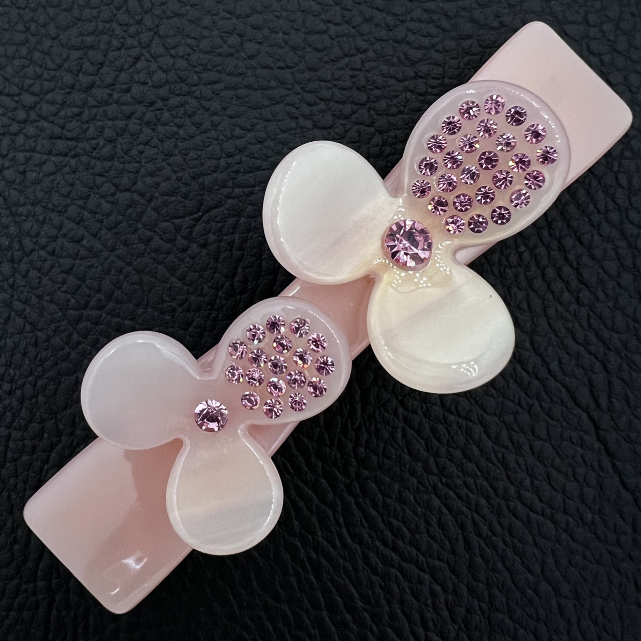 Заколка автомат для волос розового цвета с цветочками и розовыми камушками длина 9 см ширина 2 см