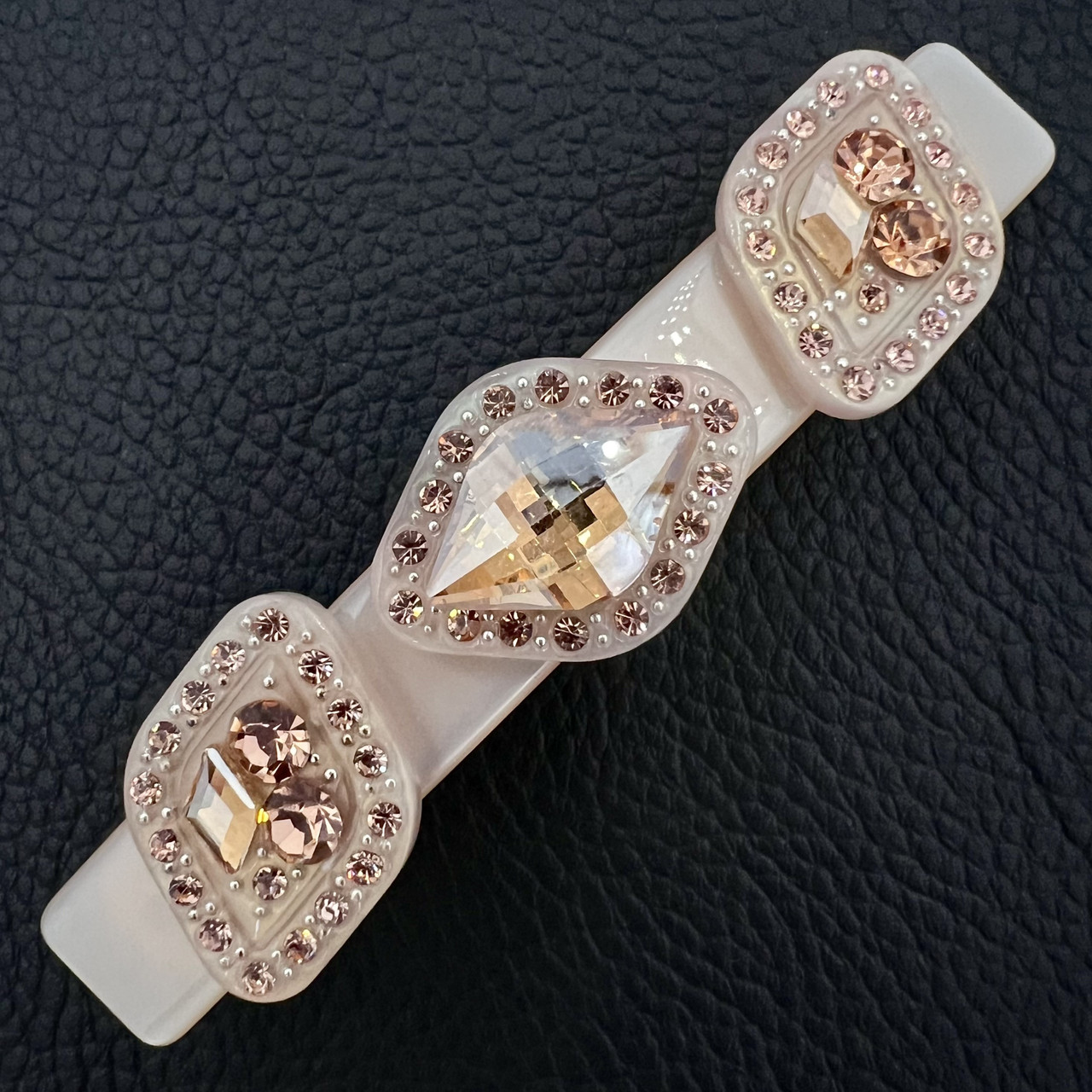 Заколка автомат для волос кремового цвета с большими желтыми кристаллами длина 9 см ширина 1.5 см