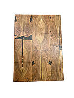 Дошка середнього розміру з елементом епоксидної смоли блакитного кольору з перламутром