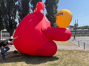Надувна арт-декорація ведмедик із серцем 4 метри, фото 3