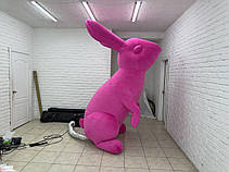 Надувна арт-декорація рожевий заєць з плюшем 3 метри для фотозон та виставок, фото 5