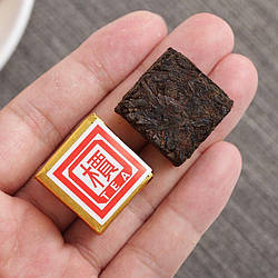 Юньнанський чай Золотий Баньчжан Пуер, Чайна цегла 7 г Менхай (великолистовий зелений чай)