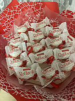 Букет із цукерок Raffaello