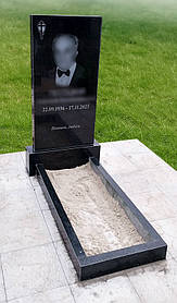 Пам'ятник на могилу із граніту стандартний (100*50*5/8) О-01