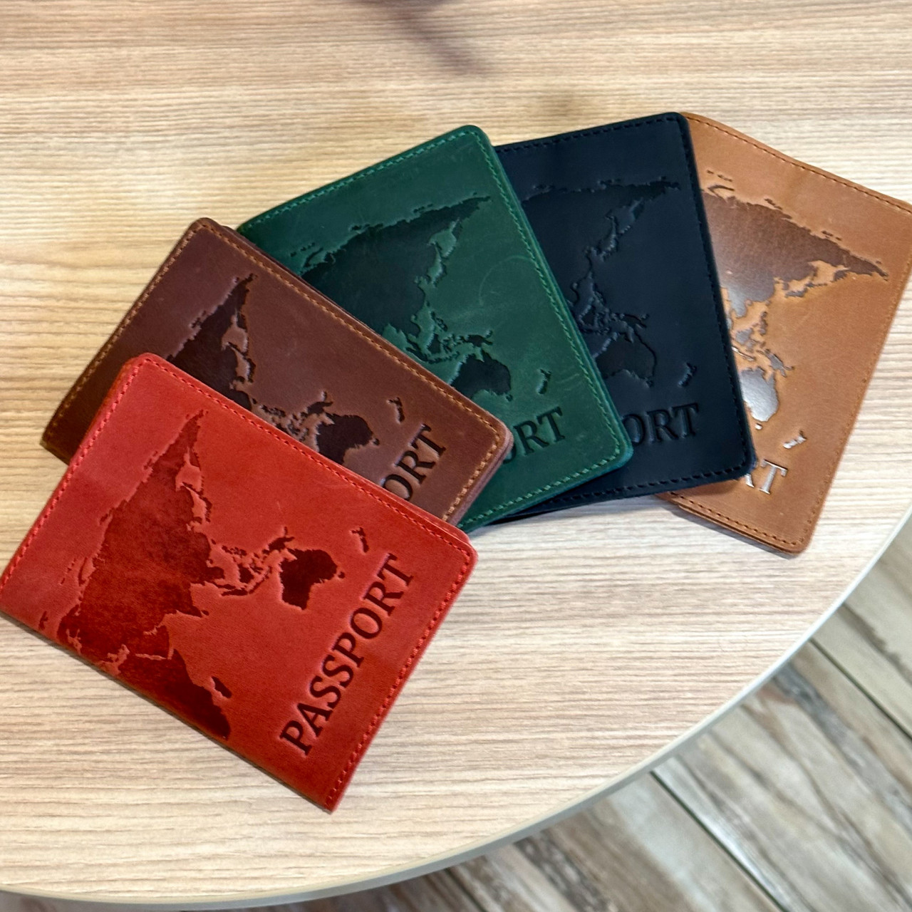 Шкіряна обкладинка для паспорта з написом Ukraine, фото 1