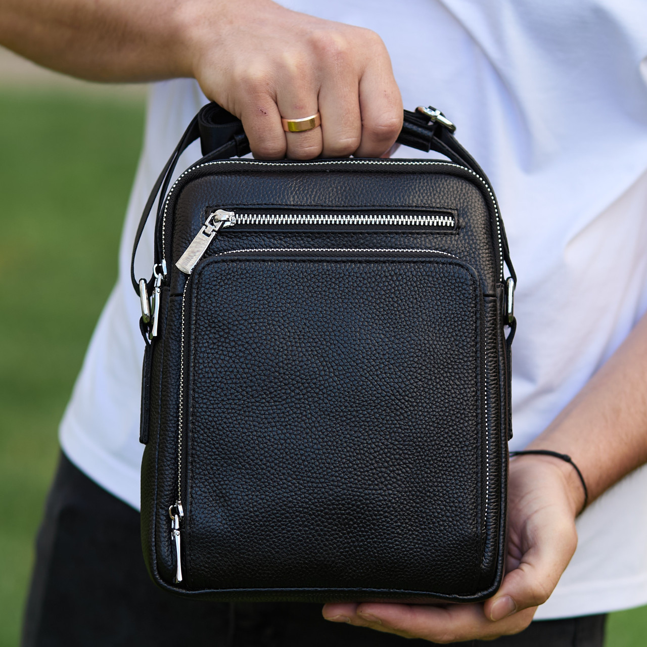 Чоловіча сумка-барсетка через плече з ручкою 21х26х6 сумка месенджер шкіряна Tiding Bag M616932 чорна, фото 1