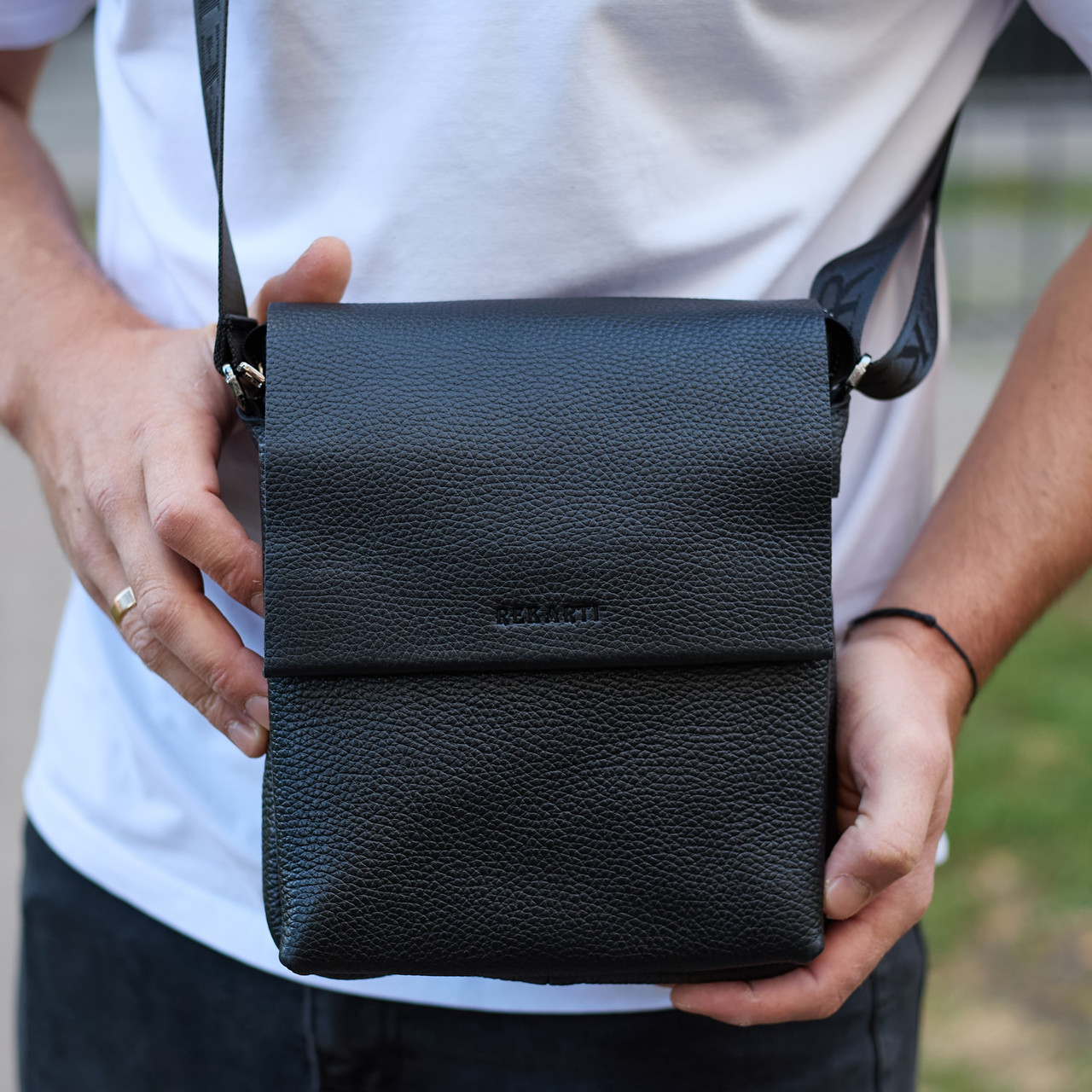 Шкіряний месенджер для чоловіка 23х19х7, барсетка через одне плече, сумка для документів, чорна, фото 1