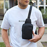 Чоловіча сумка-слінг через плече 13х20х5, бананка нагрудна з візерунком для телефону, чорна, фото 2