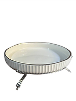 Керамічна страва 1574S з рельєфом на сріблястій підставці 28 см