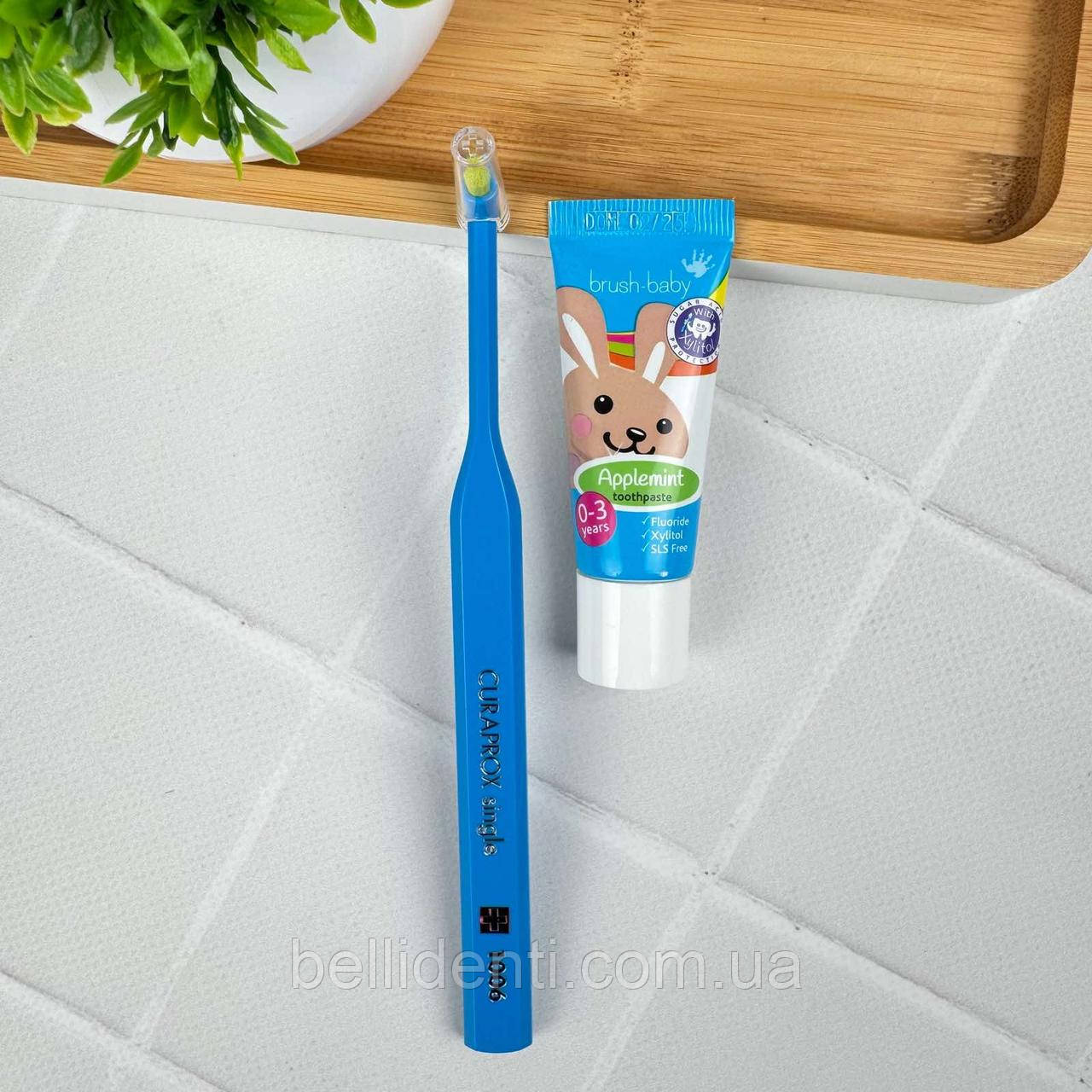 Набір для перших зубів від 0 до 3 років (зубна паста Brush-Baby зайчик, 12 мл+монопучкова щітка Curaprox 1006), синій