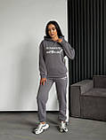 Утеплений спортивний жіночий костюм з начосом сірого кольору "Romantic Material", фото 2