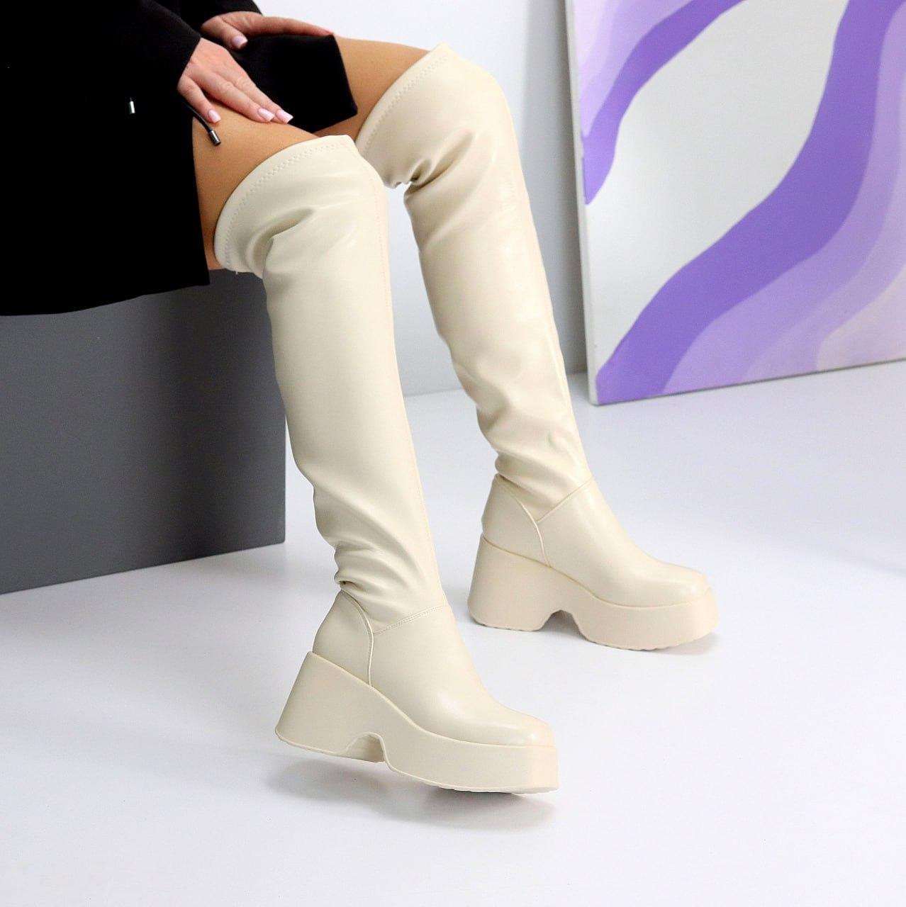 Жіночі демісезонні чоботи-ботфорти на платформі бежеві екошкіра, фото 1