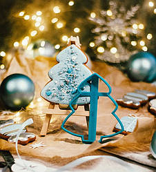 Вирубка для пряника пластикова "Ялинка" 12 см