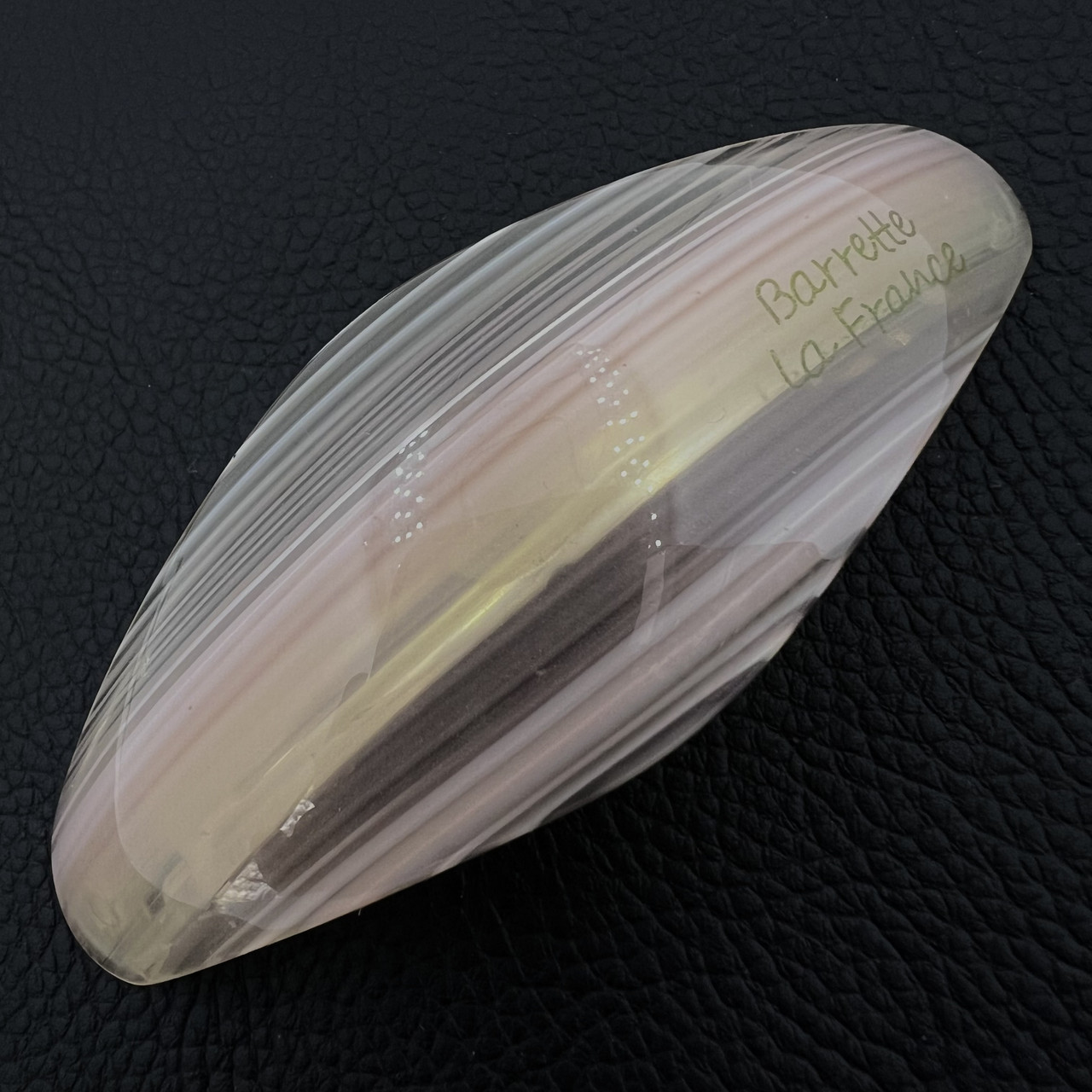 Заколка автомат для волос глянцевая полупрозрачная с узорами с надписью длина 10 см ширина 4 см