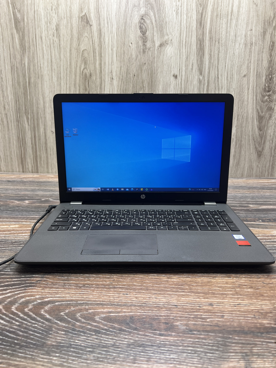 Ноутбук HP 250 G6 15.6 FHD|i3-7020U|16GB|SSD-128|Radeon R5 M330 2GB
