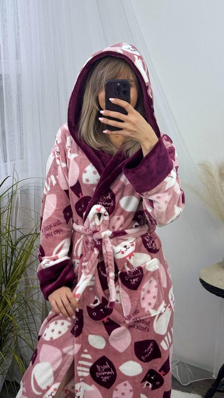 Теплий довгий жіночий махровий халат із котами, фото 1