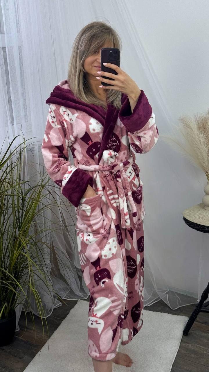 Теплий довгий жіночий махровий халат із котами, фото 1