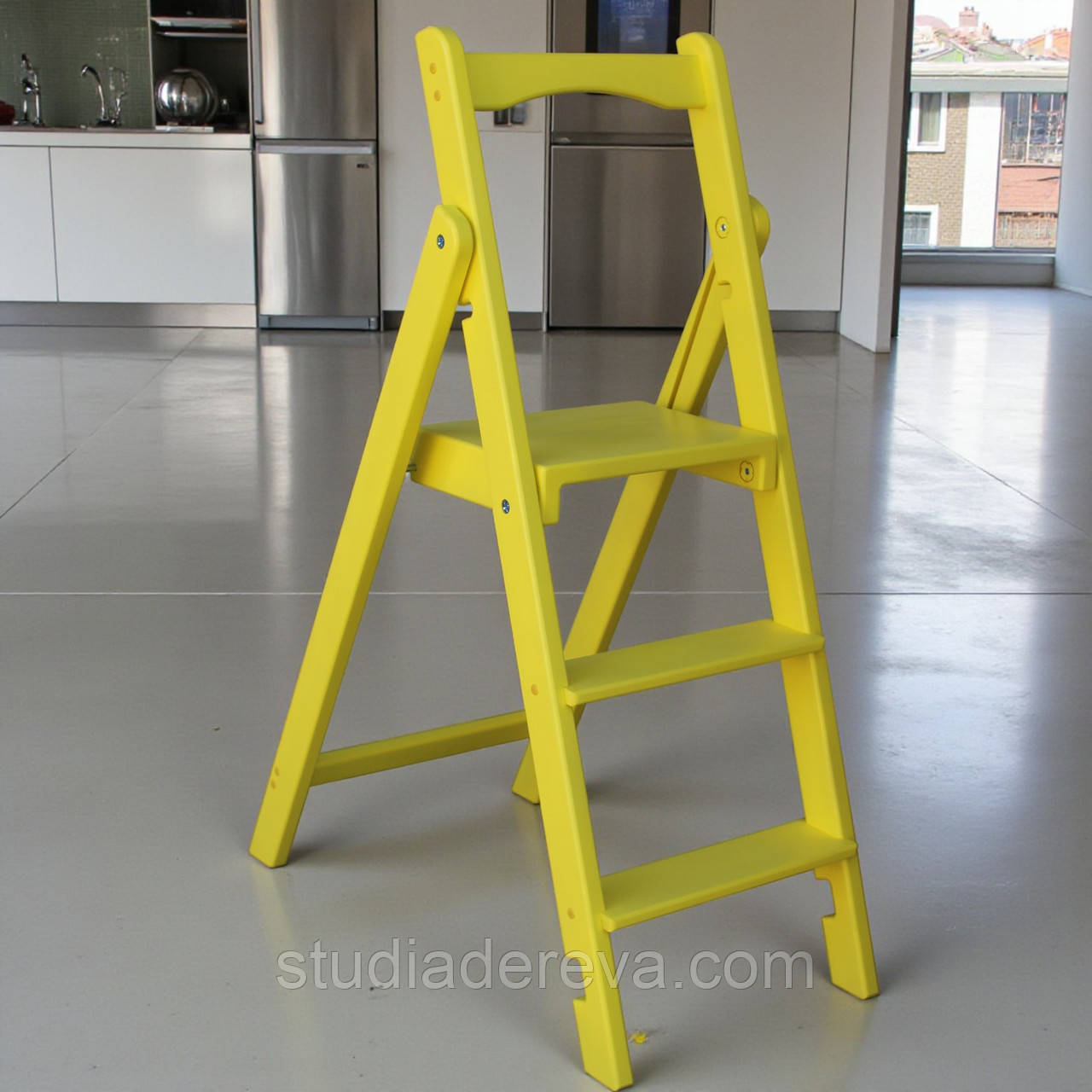 Розкладна дерев'яна драбина Скіні на 3 сходинки з дерева Вільха жовтий, фото 1