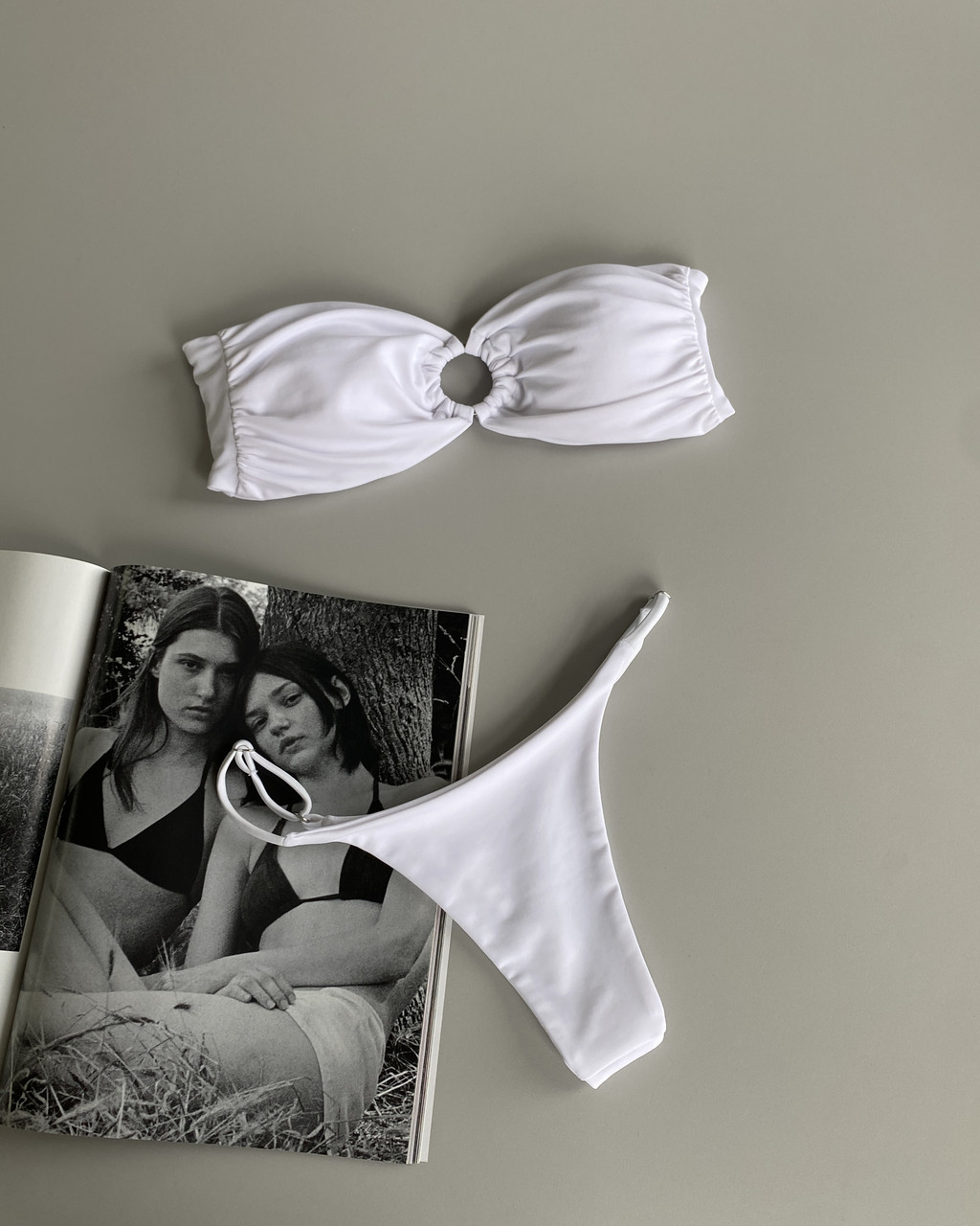 Жіночий купальник бандо Corsica & Yasmin білий, фото 1